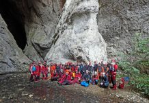 Amplu exerciţiu de salvare al Salvamont Cluj în peştera Şura Mare din Munţii Şureanu (FOTO)
