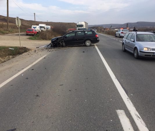 Accident pe centura Clujului! Doi şoferi au fost răniţi (FOTO)