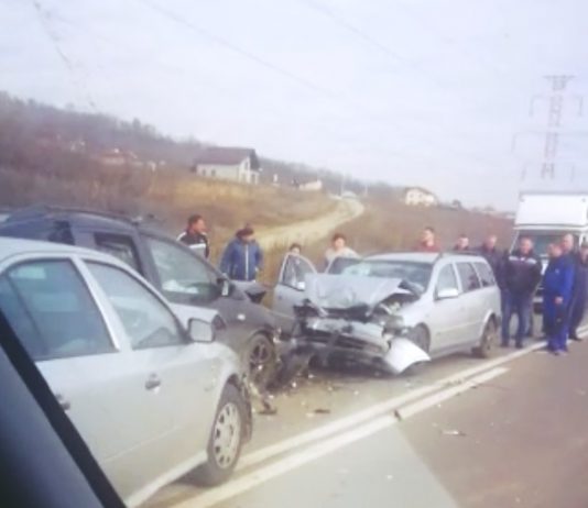 ULTIMA ORĂ | Accident cu patru maşini la ieşire din Cluj-Napoca (VIDEO)