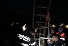 Intervenţie dificilă a pompierilor în Cluj! Au salvat un bărbat care a căzut într-o fântână (FOTO)