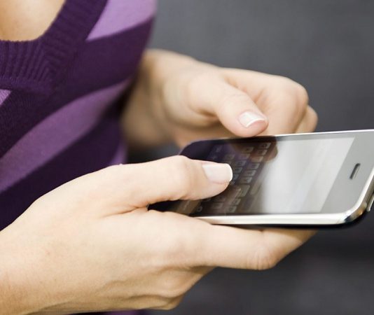 Minoră de 12 ani din Floreşti şantajată de un tânăr! Acesta o ameninţa că face publice fotografii compromițătoare cu ea