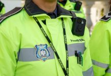 Tânără de 18 ani, fără permis de conducere, prinsă la volan