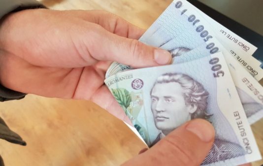 Magazin Digi, apel la clienţi: „Nu vă mai umeziți degetele cu salivă!”