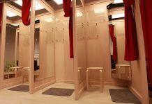 Poliţist prins în timp ce se masturba într-o cabină de probă a unui magazin din Iulius Mall Cluj-Napoca