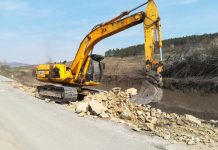 FOTO | Au fost reluate lucrările de modernizare pe drumul judeţean 161C Iclod – Aluniş – Corneni