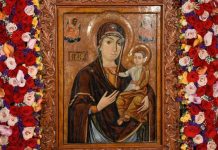 Icoana făcătoare de minuni a Maicii Domnului de la Nicula, în procesiune în orașele Cluj-Napoca și Bistrița