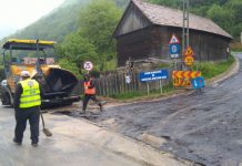 A demarat asfaltarea sectorului de drum județean Mărişel – Măguri Răcătău