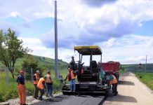 Lucrările de modernizare pe drumul judeţean Iclod – Aluniş – Corneni au intrat în faza de asfaltare (FOTO)