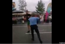 Scandal în parcarea unui supermarket! Client bătut de paznic (VIDEO)