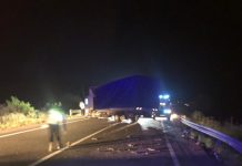 Accident cu două maşini în Căpuşu! Două persoane au fost rănite (FOTO)