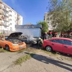 Incendiu în Câmpia Turzii! Trei maşini au fost distruse de flăcări (FOTO)