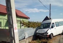 Accident pe DN1C în Răscruci! Un microbuz a rupt o ţeavă de gaz (FOTO)