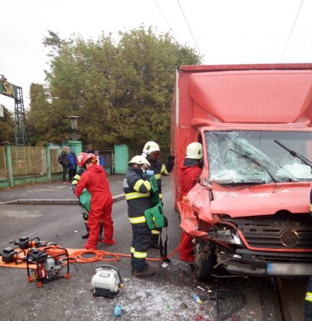 Accident pe Bulevardul Muncii din Cluj! Un tânăr a ajuns la spital (FOTO)