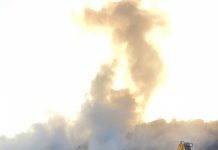 Incendiu pe strada Oasului din Cluj-Napoca! Pompierii încearcă de aseară să stingă flăcările (VIDEO/FOTO)