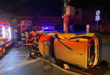 Trei persoane rănite într-un accident în Baciu! Una dintre mașini s-a răsturnat (FOTO)