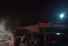 Maşină distrusă de flăcări în Cluj! Pasagerii au reuşit să iasă la timp din autoturism (FOTO)