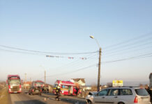 Accident cu două maşini pe DN17 în Mănășturel! Trei persoane au fost rănite (FOTO)