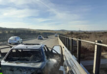 Incendiu pe Autostrada A3! O maşină a fost distrusă de flăcări (FOTO)