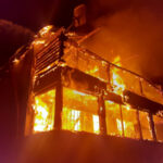 Tragedie în Vâlcele! O femeie a murit într-un incendiu care i-a cuprins cabana (FOTO)