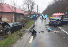 Accident cu două maşini între Jibou şi Dej! Traficul este blocat pe ambele sensuri (FOTO)