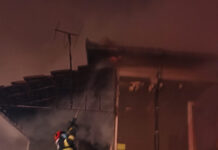 Incendiu noaptea trecută la o casă din Vâlcele! Proprietarul a suferit arsuri (FOTO)