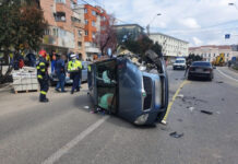 TURDA: O tânără s-a răsturnat cu maşina în urma unui accident rutier (FOTO)