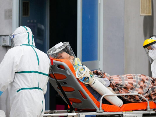 Caz neobişnuit la Cluj: femeie moartă de COVID-19 la două luni după rapelul Pfizer