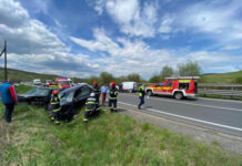 Accident între Mera şi Nădășelu! Trei persoane rănite după impactul dintre două maşini (FOTO)