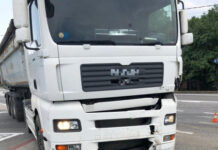 Accident între Buneşti şi Gherla! Coliziune între un TIR şi o autoutilitară (FOTO)