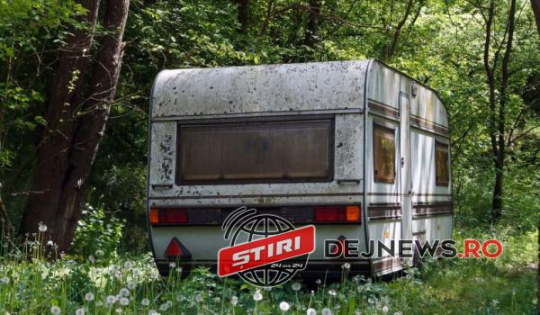 cadavru-barbat-rulota-cluj-neridicat-autoritati-720209