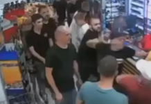 Consilier local, fan al echipei Unirea Dej, bătut de suporterii echipei Steaua într-un magazin