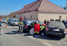 Galerie foto: DN17 – Două mașini s-au făcut praf în urma unui accident produs la Reteag
