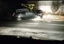 FOTO: Accident la Șomcuta Mare. Un clujean s-a oprit cu mașina în același gard în care un șofer moldovean s-a oprit ieri dimineață