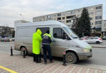 EXCLUSIV VIDEO: Mașină furată din Dej abandonată în centrul municipiului Baia Mare. Criminaliștii au prelevat amprente (actualizare)