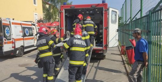 Le-a căzut tavanul în cap. Muncitori din Bistrița răniți la Apahida – VIDEO