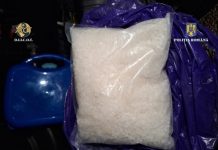 FOTO: O femeie prinsă în trafic cu 1 kg de cristale. Drogurile erau ascunse în locul roții de rezervă