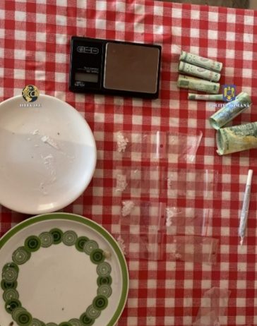 Cinci suspecți dintr-o rețea internațională arestați pentru trafic de droguri de mare risc (foto)