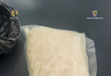 Doi clujeni au fost arestați preventiv pentru că vindeau droguri (foto)