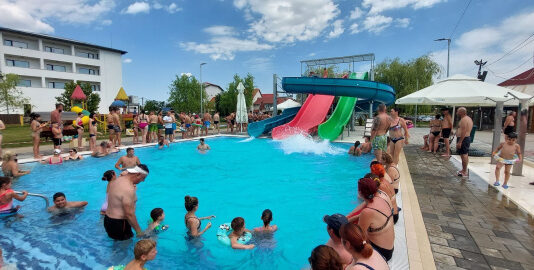 În luna August, Stațiunea Tășnad are pregătite evenimente ce o fac să concureze cu resorturile din destinațiile exotice