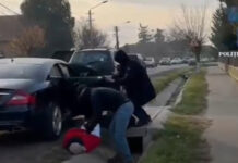 FLAGRANT: Doi bărbați prinși în timp ce voiau să vândă droguri pentru consumatori din două județe (video)