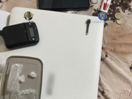 Vindeau cu 100 de lei doza de stupefiante. 11 bărbați și 5 femei săltate (foto)