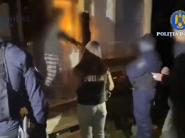 VIDEO – Trei percheziții într-un dosar de delapidare. Doi suspecți și-ar fi însușit ilegal 230.000 lei din banii firmei