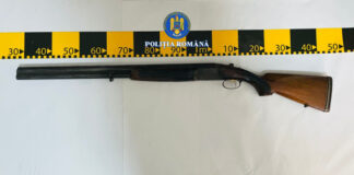 Bărbat depistat în flagrant delict de polițiști, în timp ce transporta o armă letală, deținută ilegal, arestat preventiv (foto)